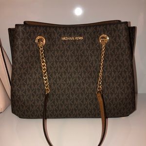 Brand new Michael Kors “Teagen” collection purse!